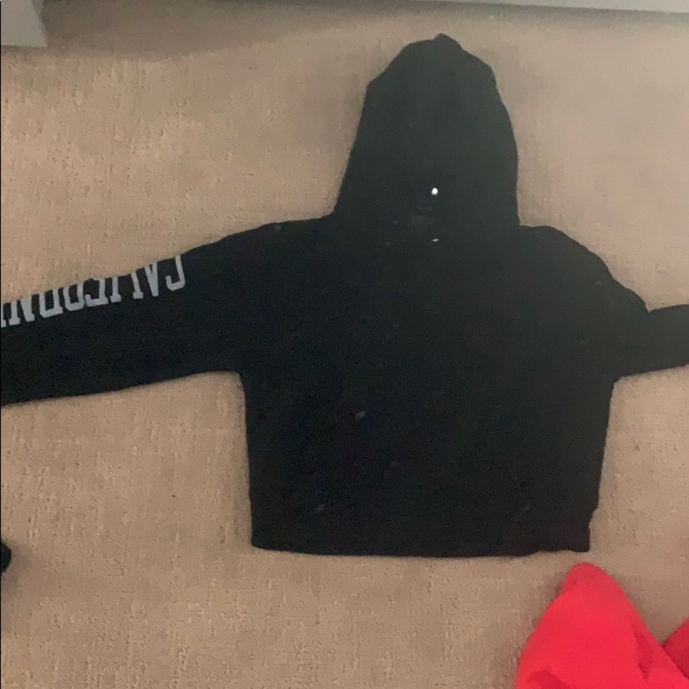 Black cropped California Hoddie